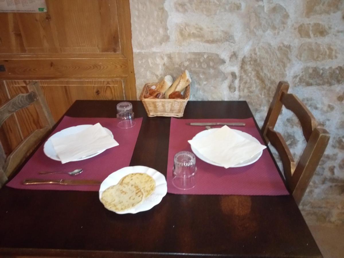Hotel Du Donjon Aulnay  Zewnętrze zdjęcie
