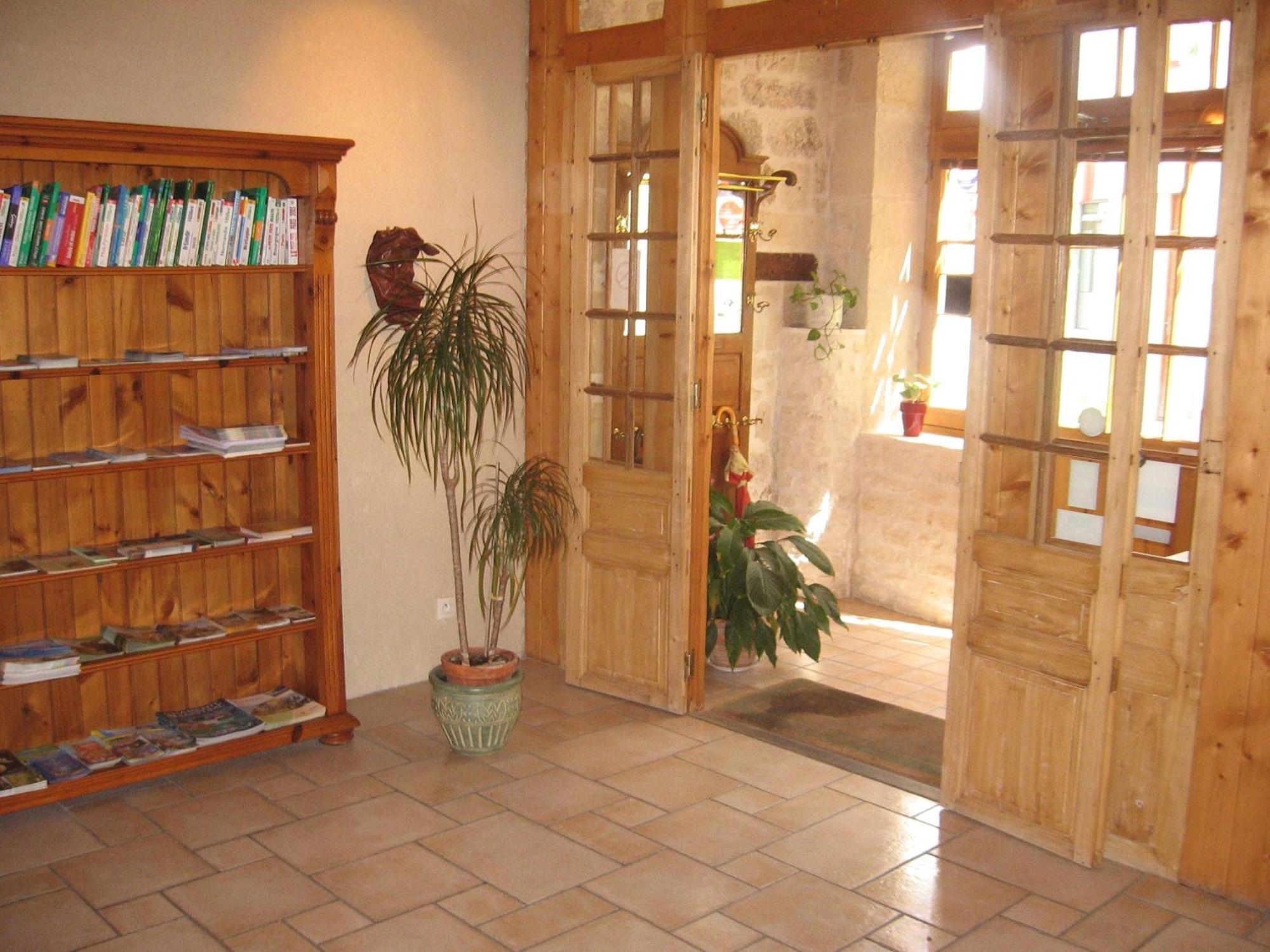 Hotel Du Donjon Aulnay  Zewnętrze zdjęcie