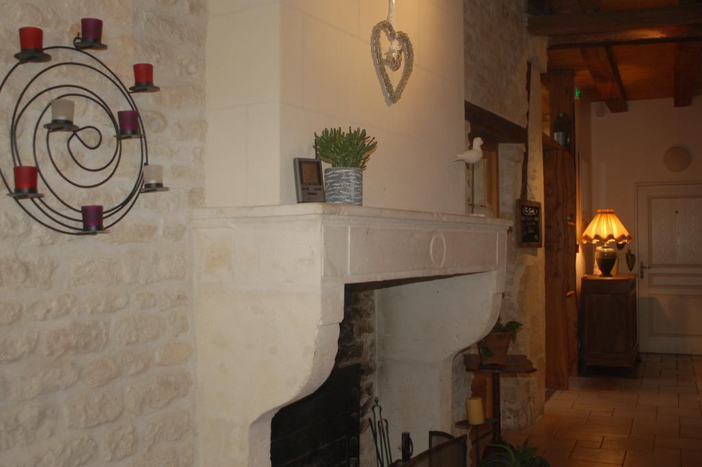 Hotel Du Donjon Aulnay  Zewnętrze zdjęcie