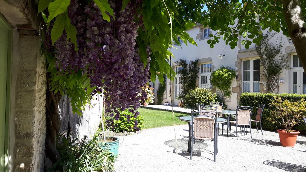 Hotel Du Donjon Aulnay  Zewnętrze zdjęcie