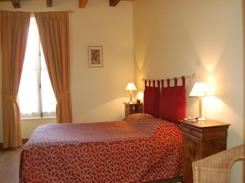 Hotel Du Donjon Aulnay  Zewnętrze zdjęcie