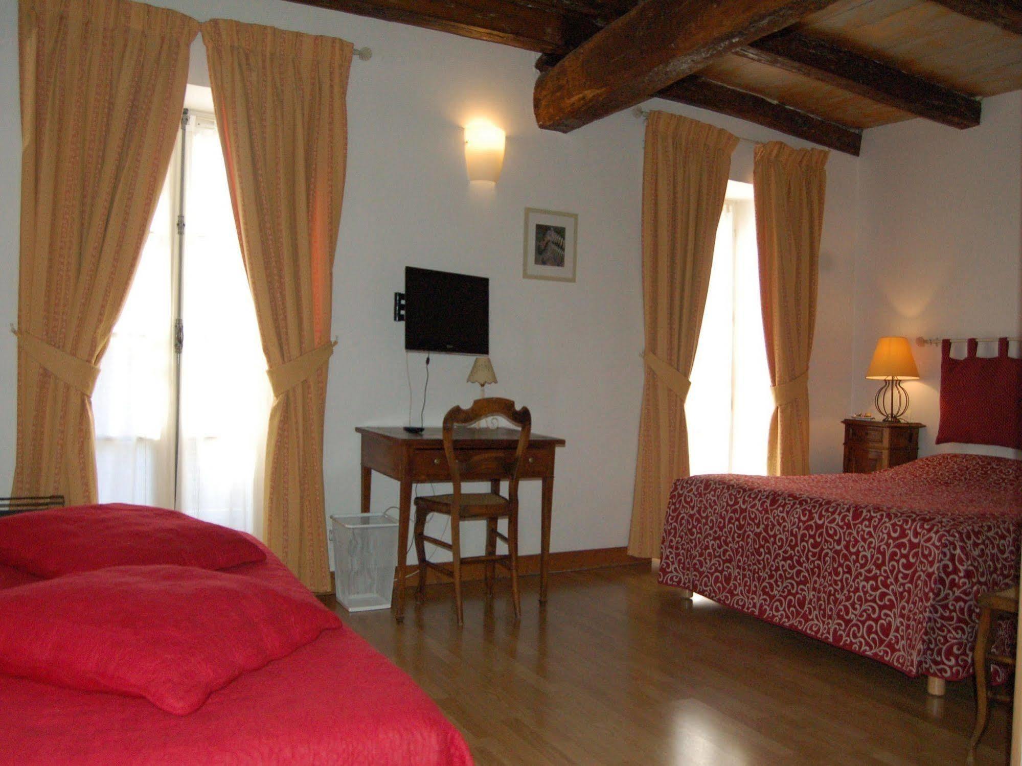 Hotel Du Donjon Aulnay  Zewnętrze zdjęcie
