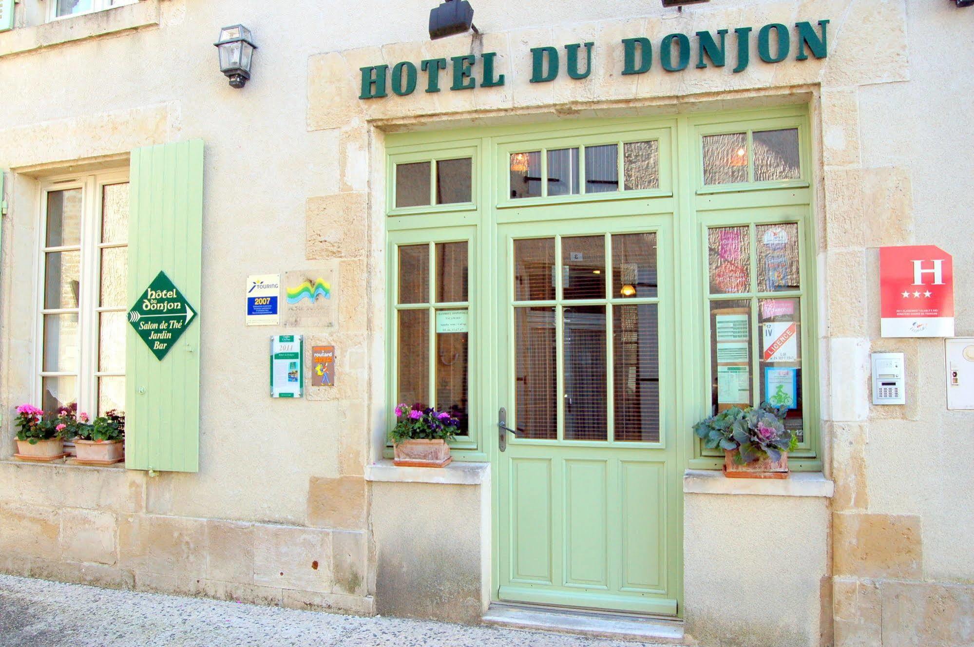 Hotel Du Donjon Aulnay  Zewnętrze zdjęcie