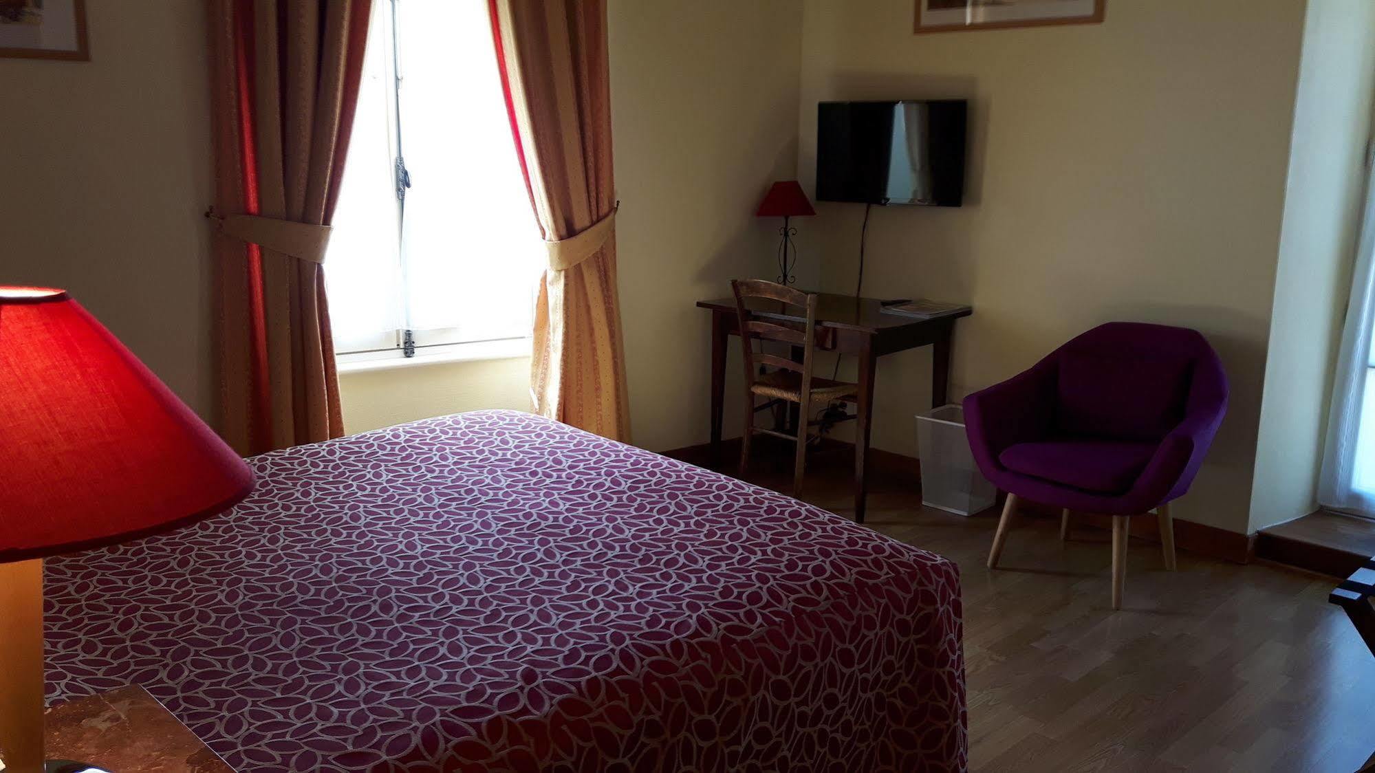 Hotel Du Donjon Aulnay  Zewnętrze zdjęcie