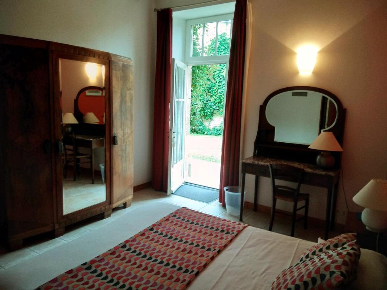 Hotel Du Donjon Aulnay  Zewnętrze zdjęcie